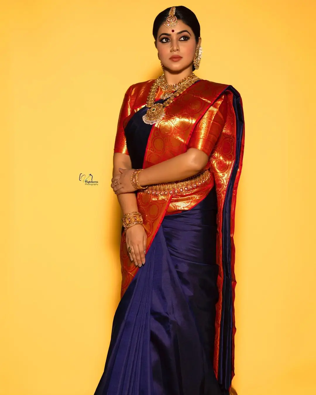 MALAYALAM GIRL SHAMNA KASIM IN BLUE PATTU SAREE RED BLOUSE 10